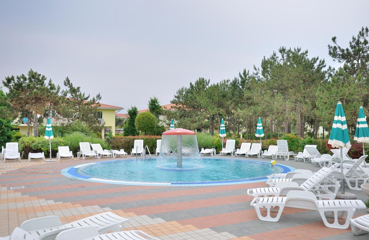 Villaggio Lido Del Sole Бибионе Екстериор снимка