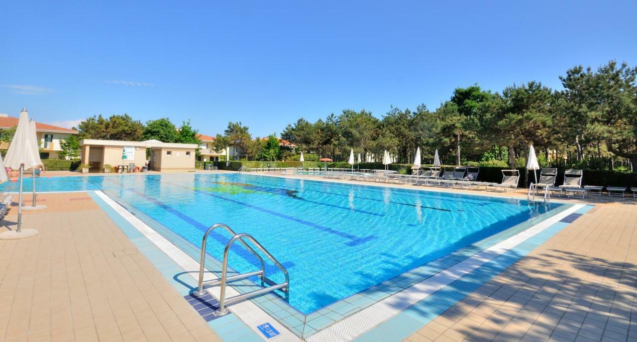 Villaggio Lido Del Sole Бибионе Екстериор снимка