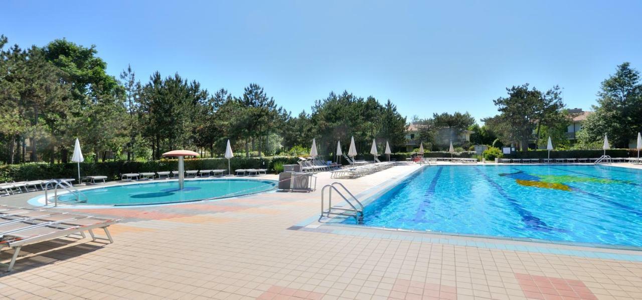 Villaggio Lido Del Sole Бибионе Екстериор снимка